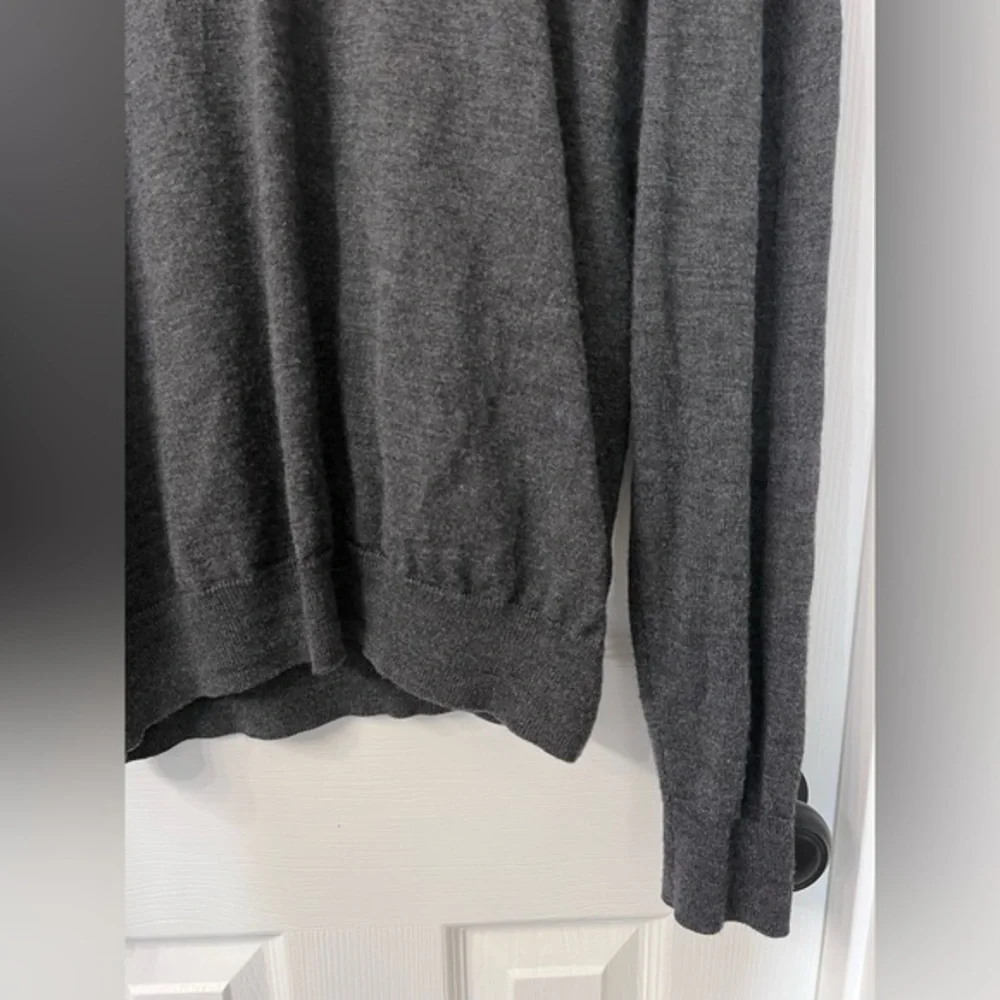 Men’s V Neck Sweater